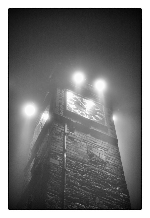 tower of Glasgow in fog 004